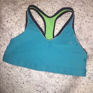 Champions Medium V Cut sports bra